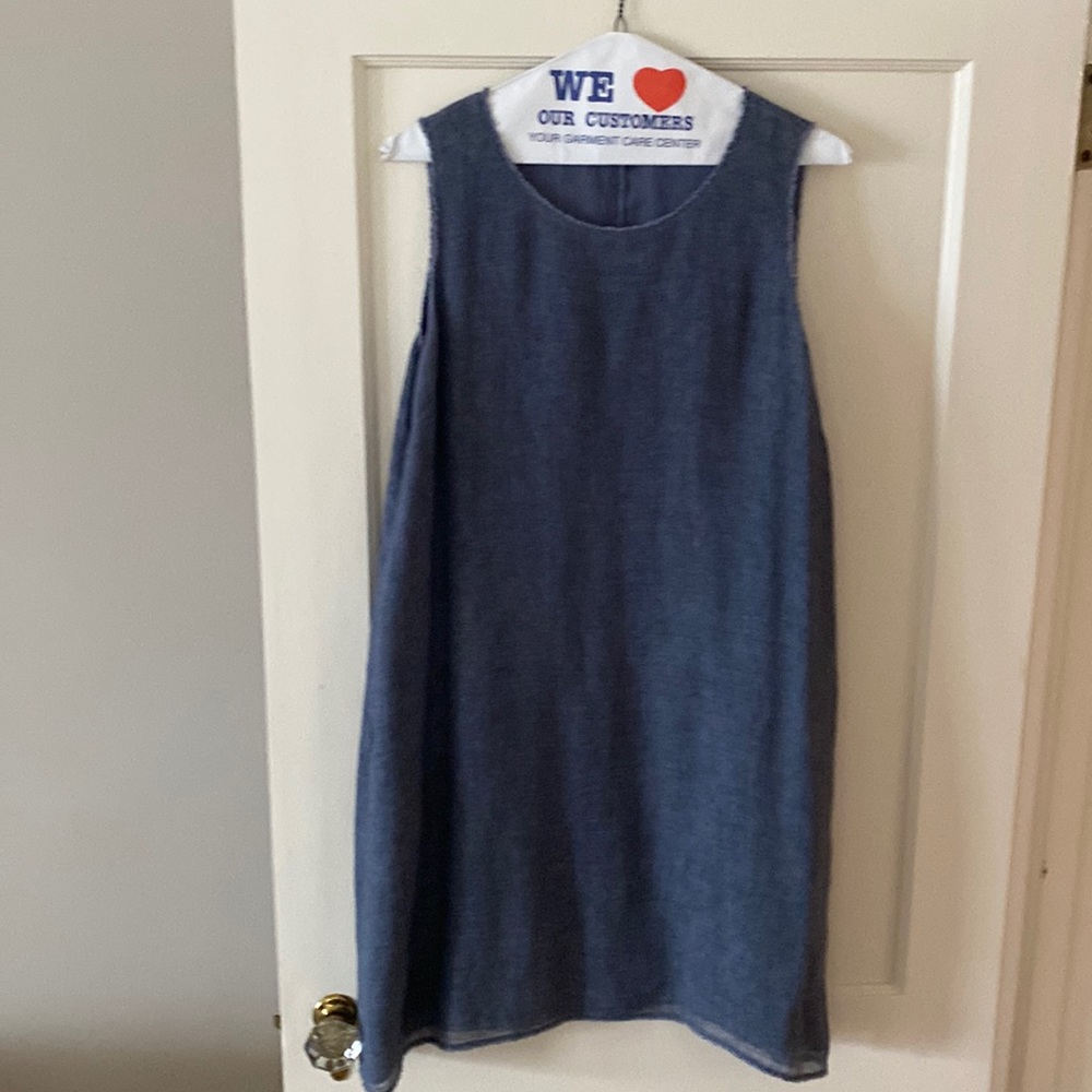 Lafayette 148 NY flowy, fully lined dress. Size Large.  Pockets on sides.